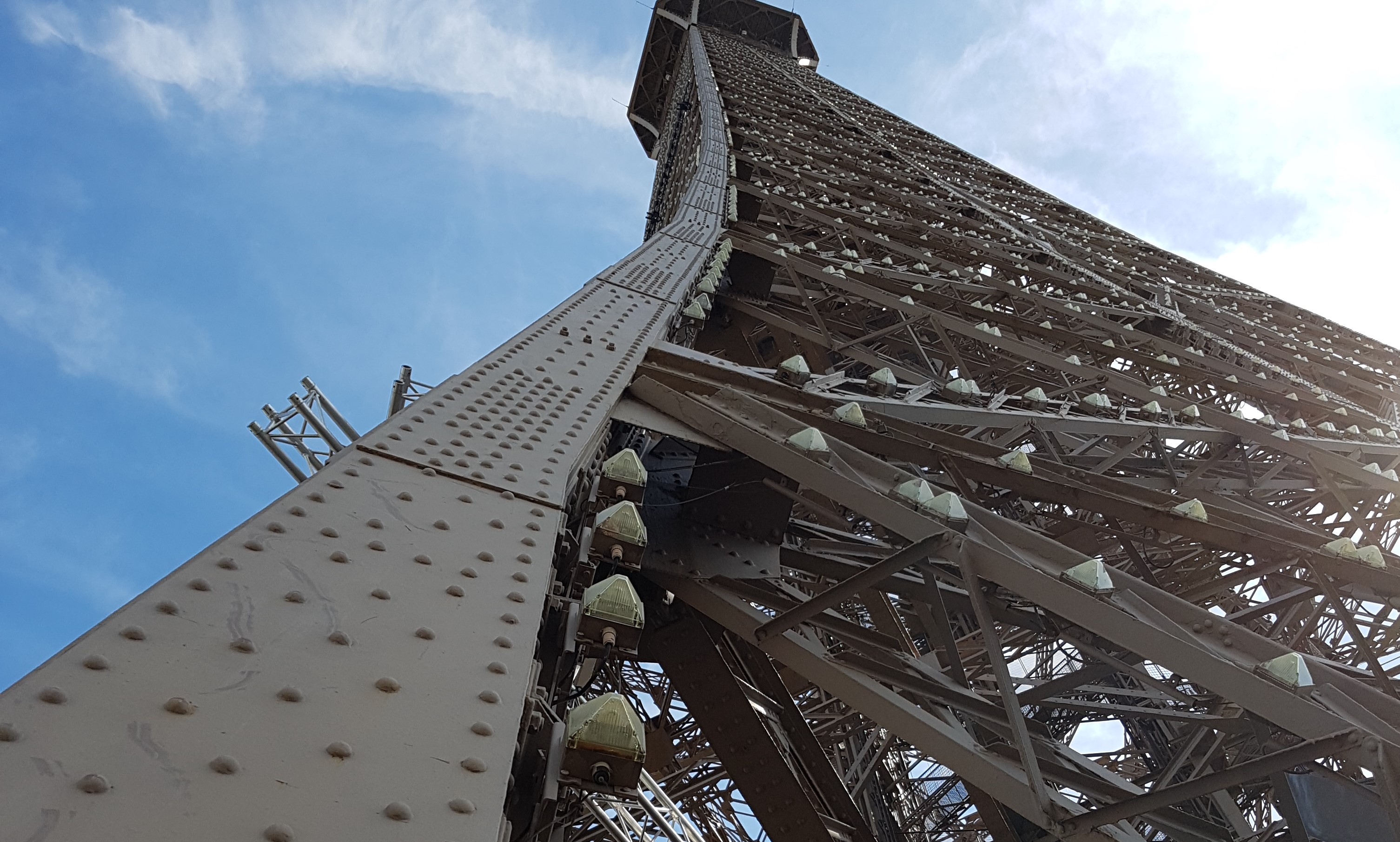 Eiffel Tower - no FEM, fully calculated by hand!