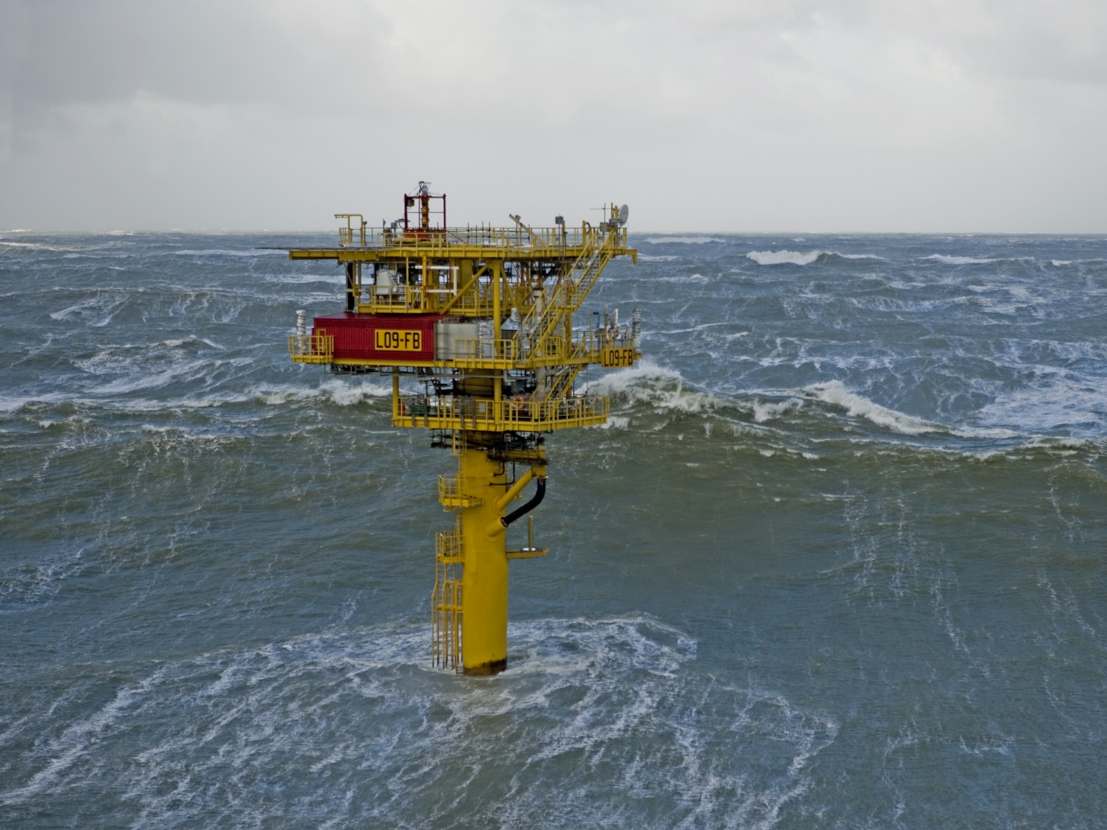 Unmanned North Sea monopile platform in operation - JB v Doesburg