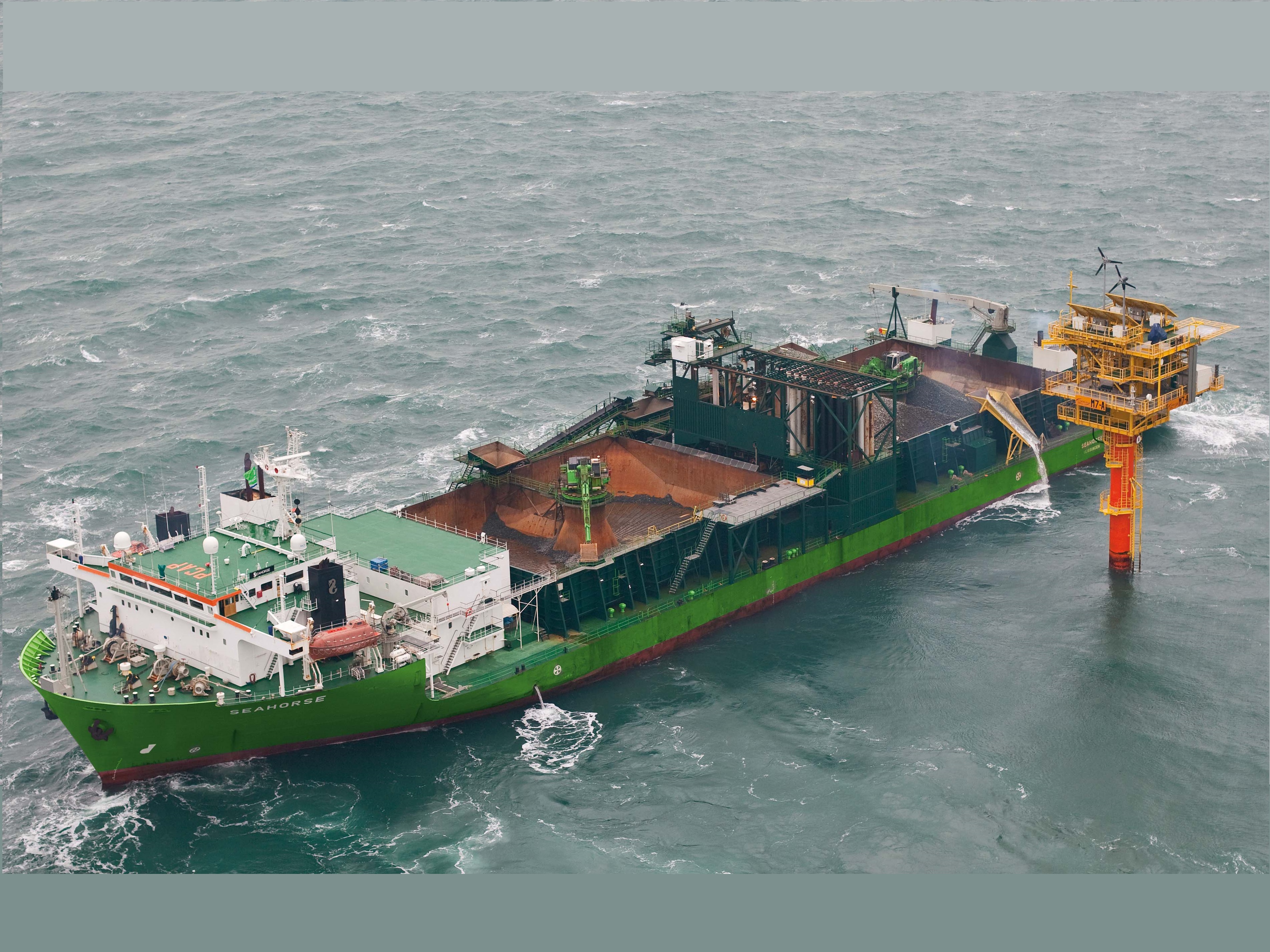 Unmanned North Sea monopile platform Rock dumping - JB v Doesburg