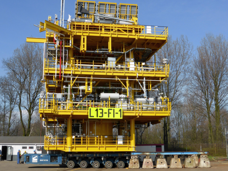 Unmanned North Sea monopile platform SPMT transport - JB v Doesburg